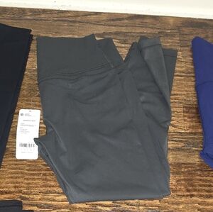 Dark grey leggings - size large